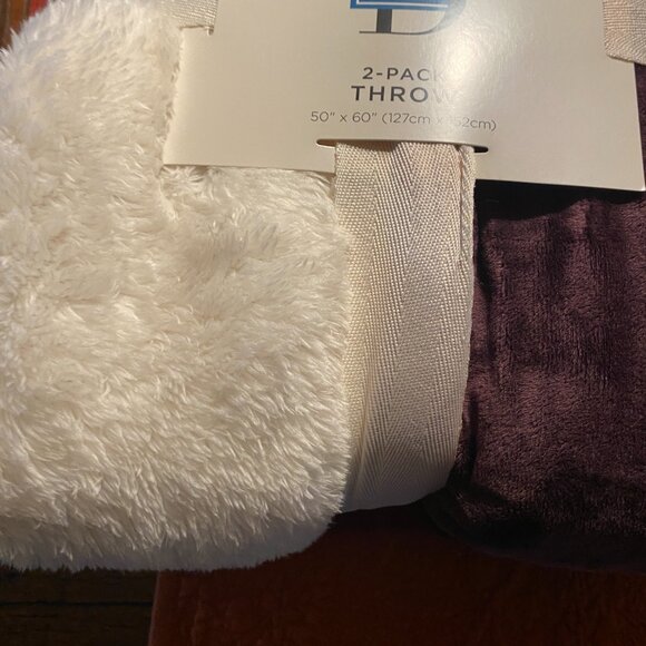 ED On Air Plush Throw Blanket – 50” x 60” – Orchid (Plum Purple) - Picture 5 of 7